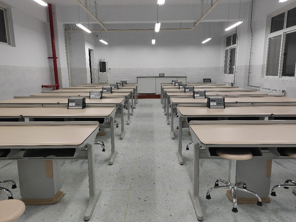 新鄉新一街中學(xué)