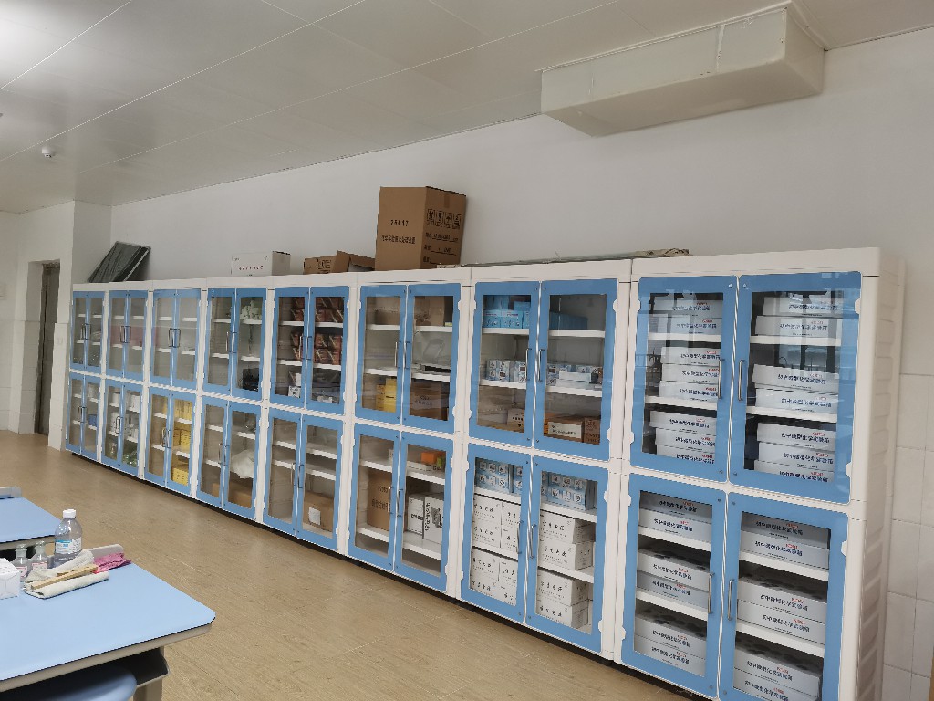 廣州市第一中學(xué)初中部-化學(xué)實驗室